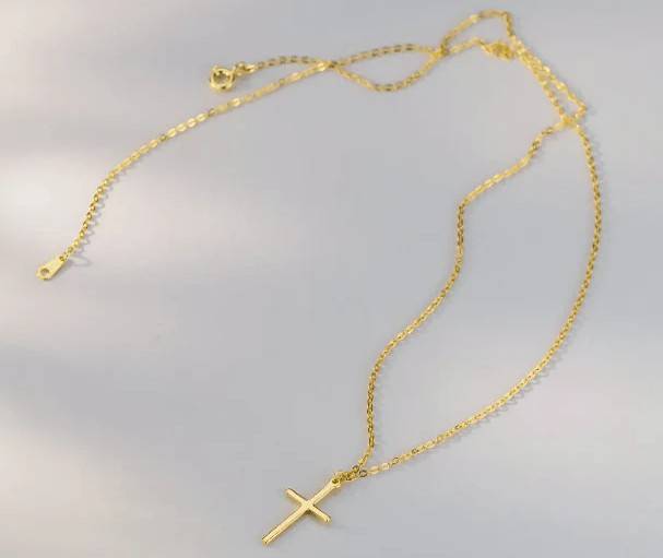choix de bijoux croix chrétienne