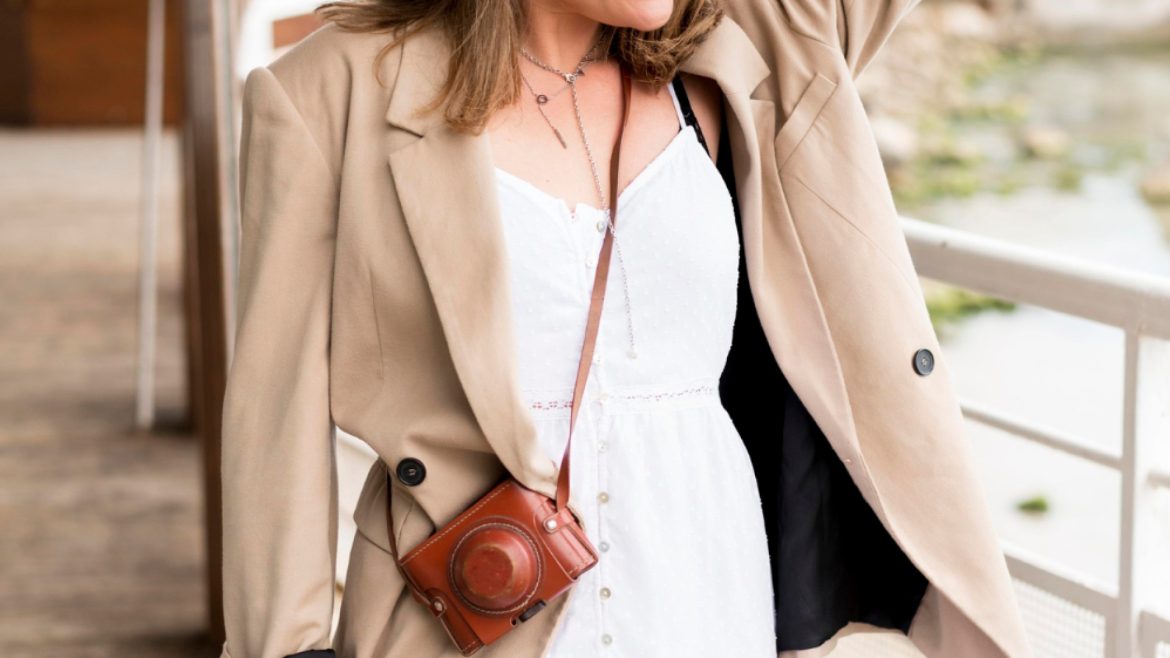 Comment porter une veste avec ses tenues d'été pour un look stylé ?