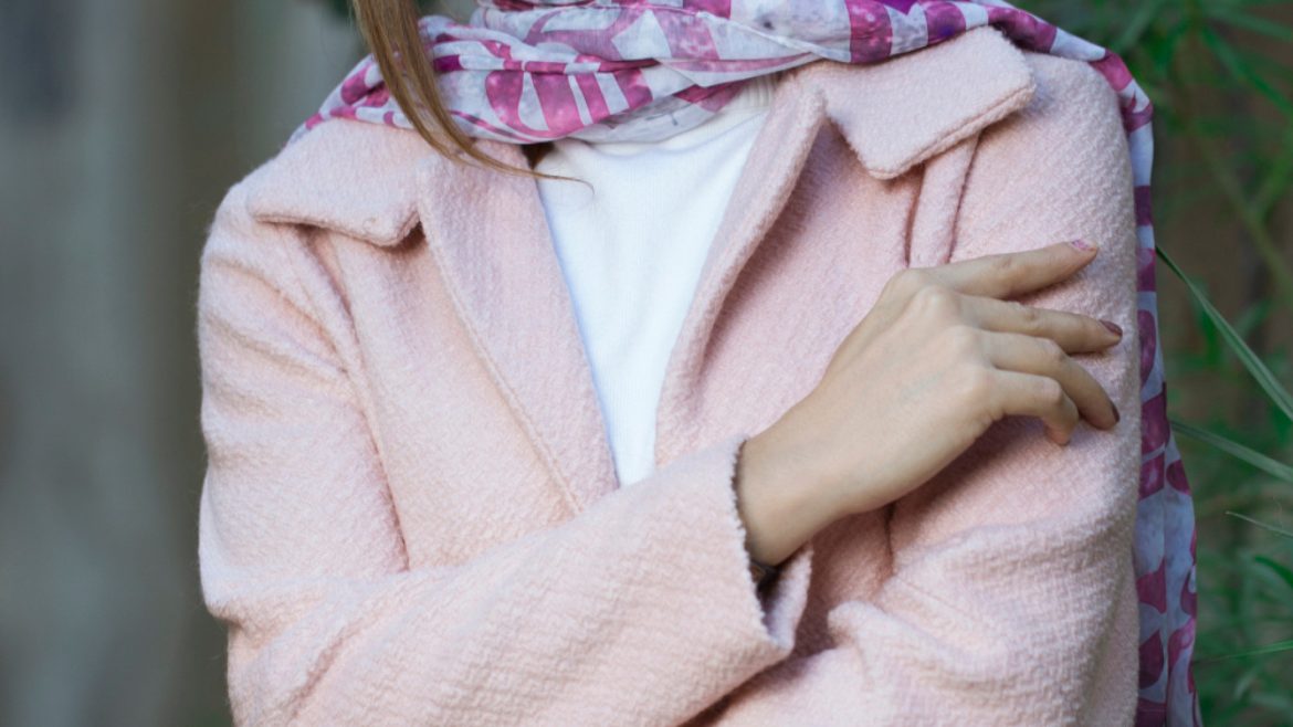 Foulard, écharpe, chèche : quelles différences et comment les reconnaître ?